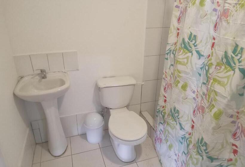 Семейный Номер, Hostal 4 Estaciones