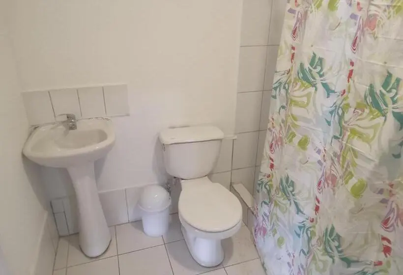 Perhehuone, Hostal 4 Estaciones