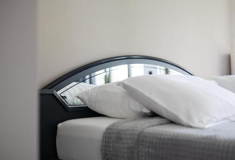 スタンダードルーム, Luxury Room With King Size Bed