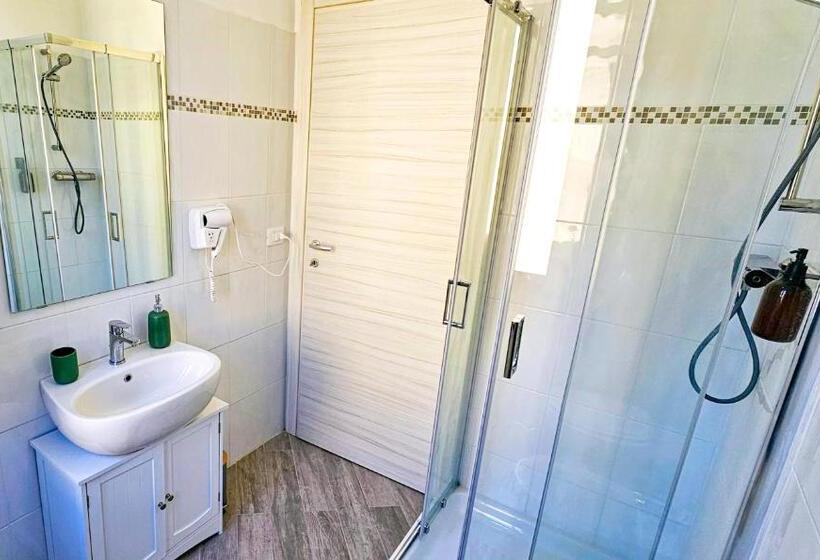 발코니가 있는 4인용 스탠다드 룸, Da Residenza Avezzano