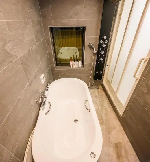 Perhesviitti, Tokyo Private Villa/near Station/ginza/asakusa/sky Tree/louis House