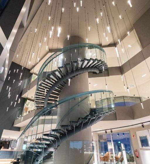 استودیوی لوکس, Student Experience Madrid Pozuelo   Luxury Hostel