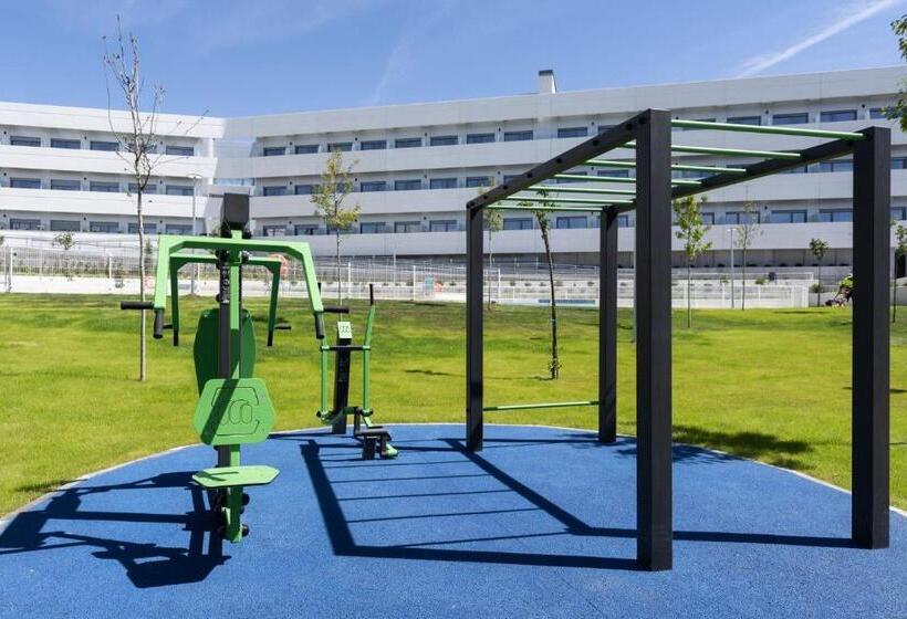 استودیوی لوکس, Student Experience Madrid Pozuelo   Luxury Hostel