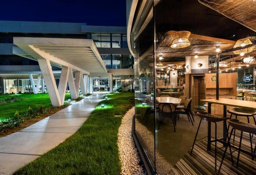 Номер Стандарт, Student Experience Madrid Pozuelo   Luxury Hostel