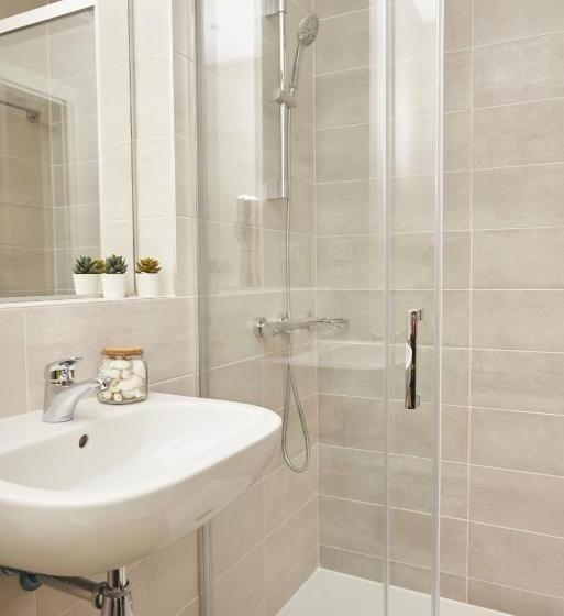 اتاق استاندارد, Student Experience Madrid Pozuelo   Luxury Hostel