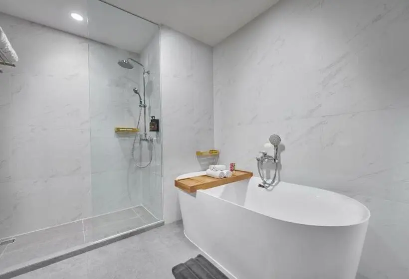 Habitación Ático, The Alana Hotel Malang
