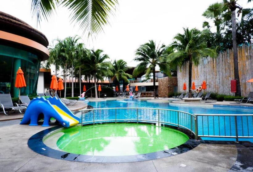 Люкс Вид на Бассейн, The Beach Heights Condotel Kata 500 Meters To Kata Beach