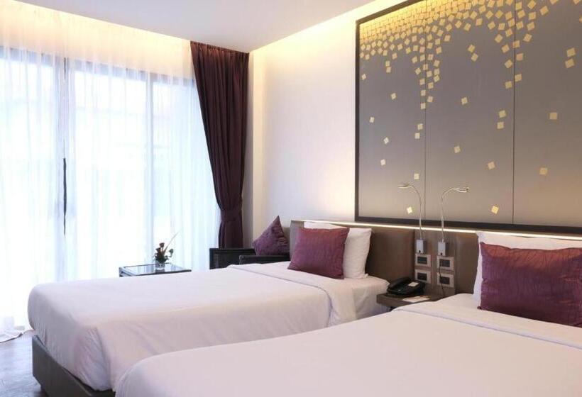 带城市景观的套间, The Beach Heights Condotel Kata 500 Meters To Kata Beach