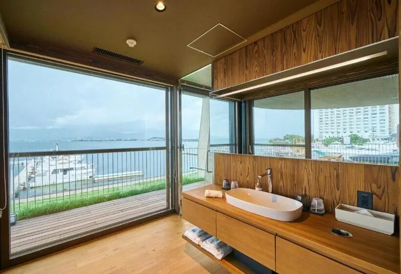 スイート, Yanmar Sunset Marina Clubhouse&