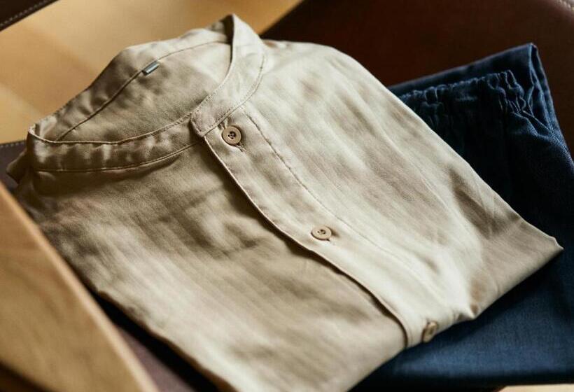 Suite with lake view, Yanmar Sunset Marina Clubhouse&