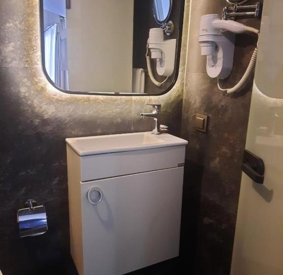 חדר אקונומי, Iberis Hotel Lara