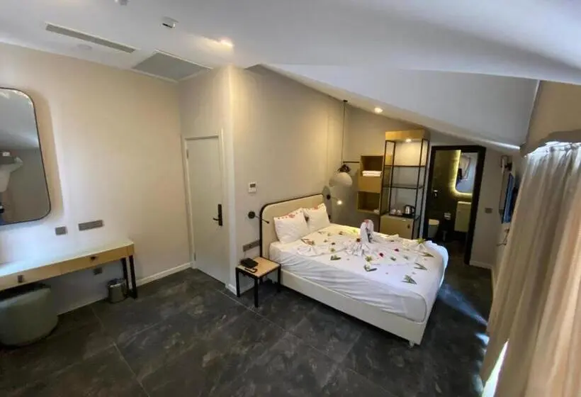 テラス付スイート, Iberis Hotel Lara