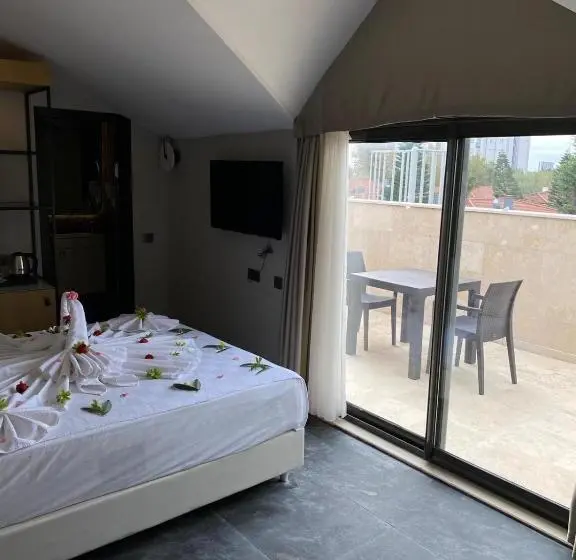 テラス付スイート, Iberis Hotel Lara