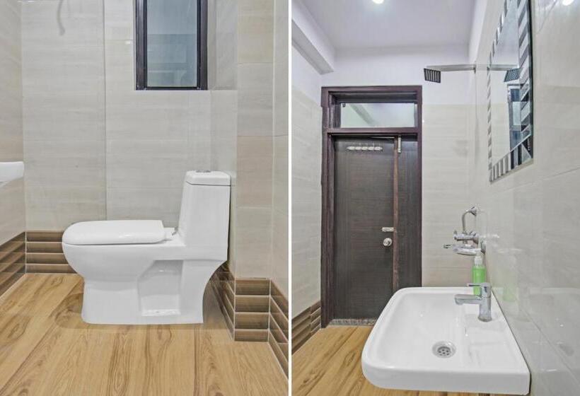 トリプルクラシックルーム, Oyo Flagship Hotel Grand Stay