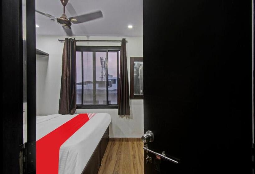 トリプルクラシックルーム, Oyo Flagship Hotel Grand Stay