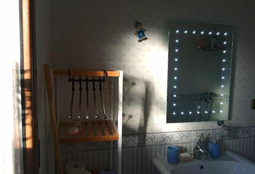 스탠다드 발코니 룸, Guest Room Near Historical Center