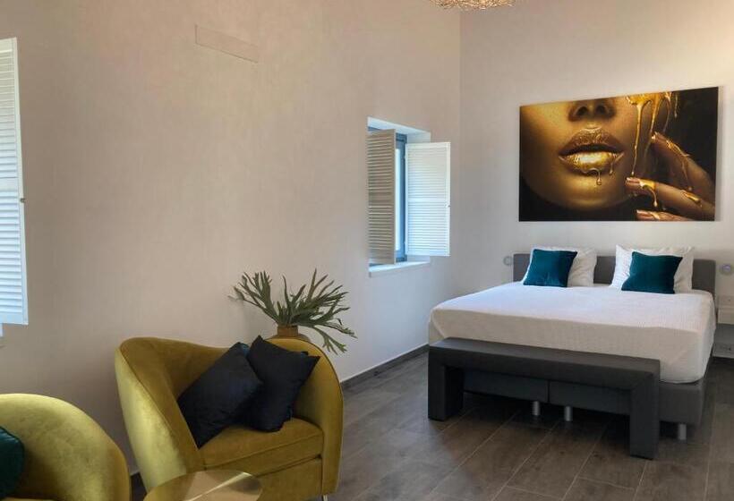 מיטת קינג בסוויטה, Collina D’oro