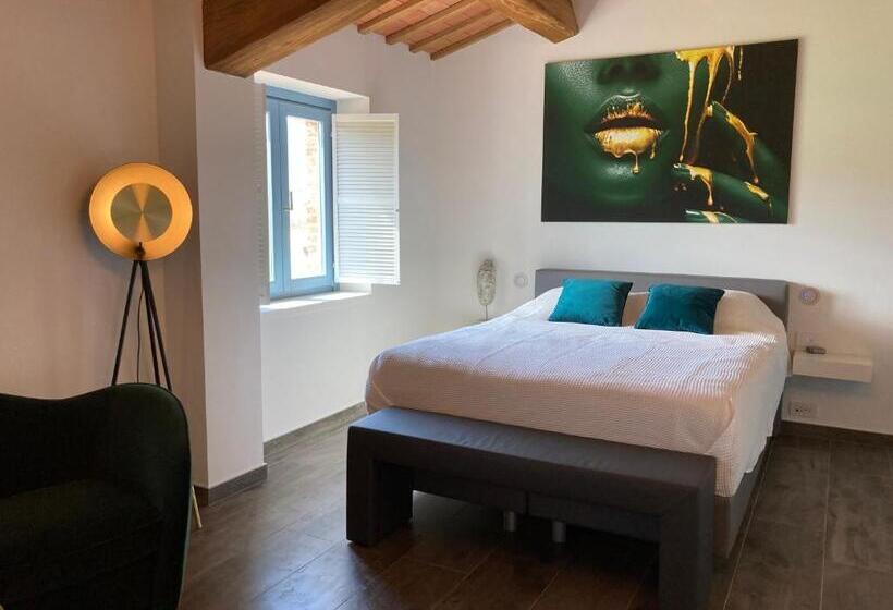 سوئیت با بالکن, Collina D’oro
