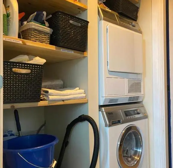 2ベッドルームアパートメント, Traditional Family Apartment With Garden At Countryside Amsterdam