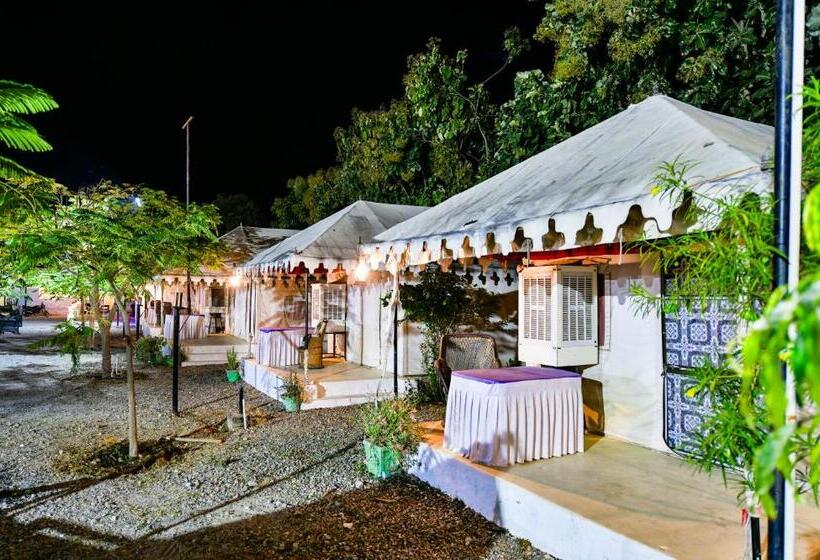 Люкс с Балконом, Hariyali Resort