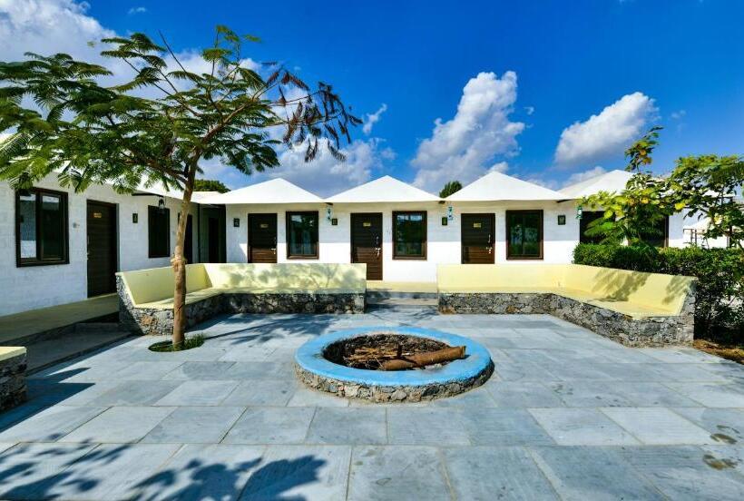 غرفة ديلوكس مزودة بشرفة, Hariyali Resort