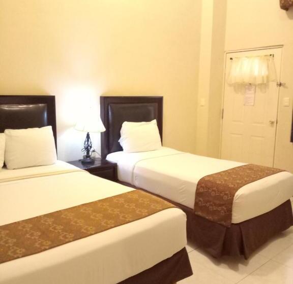 חדר בסיסי לשלושה, He Centro   Desayuno Incluido