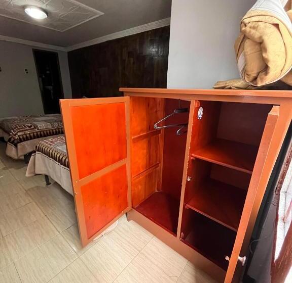 غرفة قياسية, Las Nieves Ld