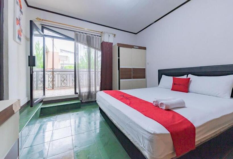 Номер Deluxe с Балконом, Reddoorz Near Cikole Lembang