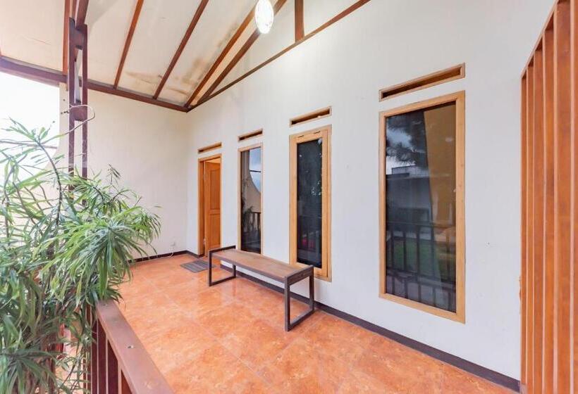 Номер Deluxe с Балконом, Reddoorz Near Cikole Lembang