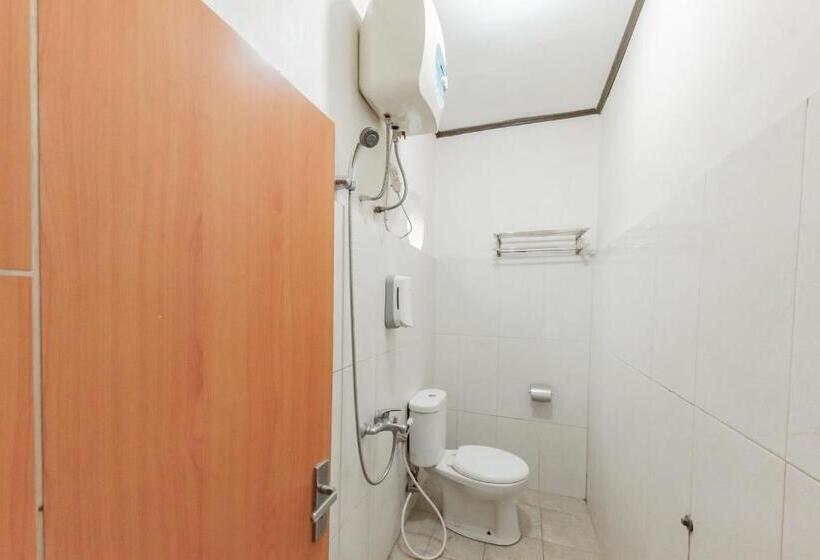 Семейный Номер, Reddoorz Near Cikole Lembang