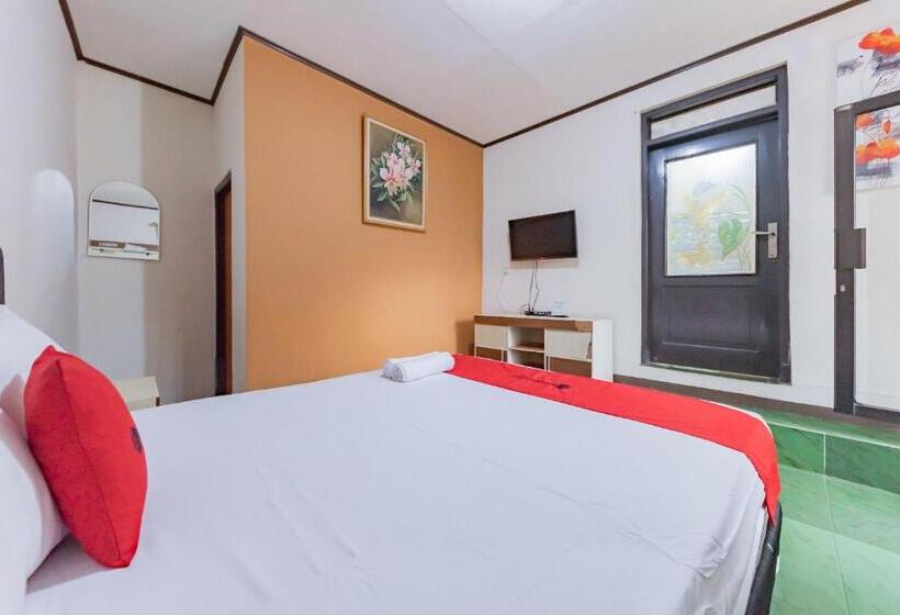 Номер Deluxe с Балконом, Reddoorz Near Cikole Lembang