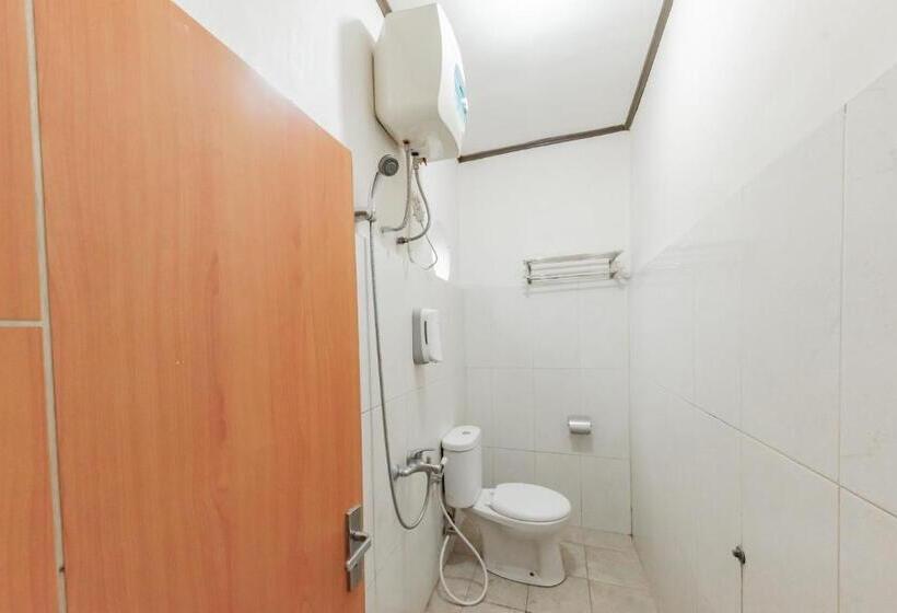 Номер Deluxe с Балконом, Reddoorz Near Cikole Lembang