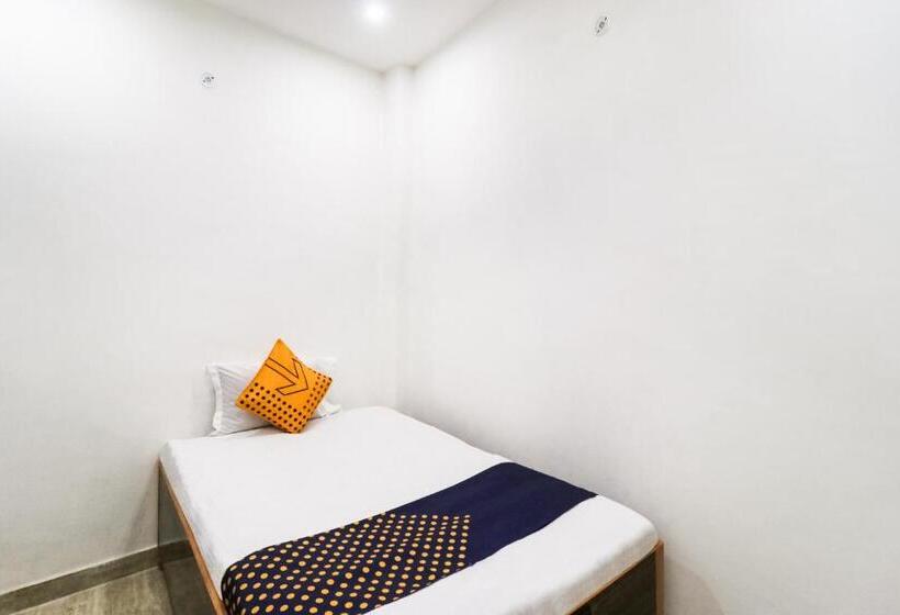 חדר קלאסי לשלושה, Spot On Anand P. Guest House