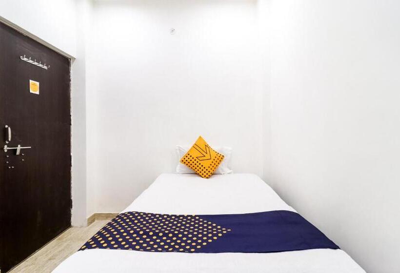 חדר קלאסי לשלושה, Spot On Anand P. Guest House