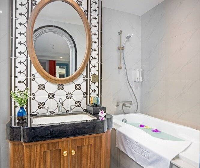 اتاق پرمیوم با چشم‌انداز دریا, Pavillon Boutique Hotel & Apartment Nha Trang