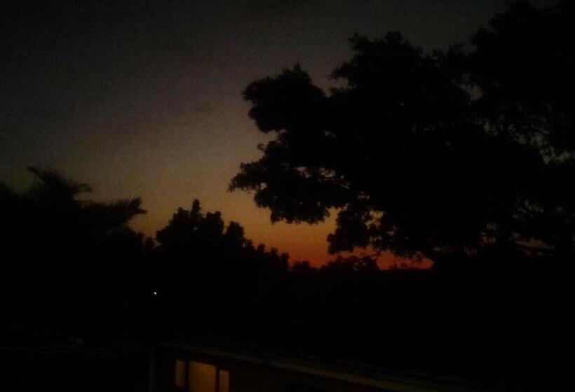 בית, 4 חדרי שינה, Casa On The Bluff