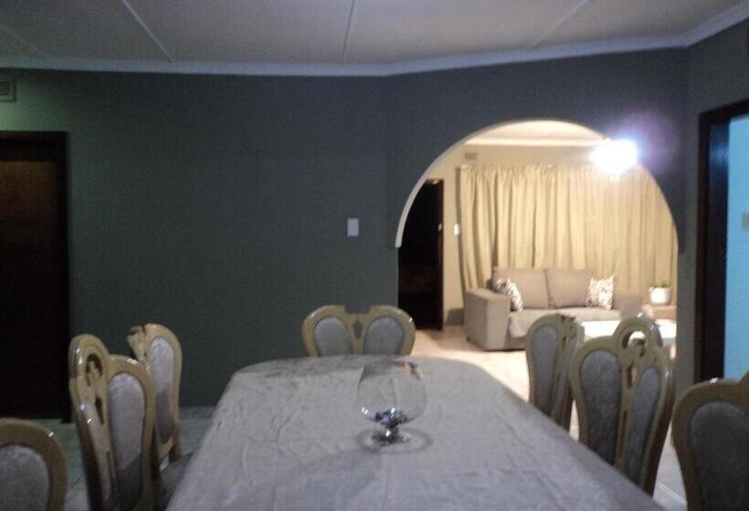 בית, 4 חדרי שינה, Casa On The Bluff