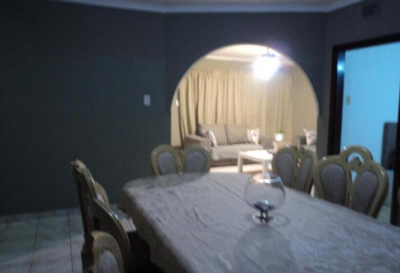 בית, 4 חדרי שינה, Casa On The Bluff