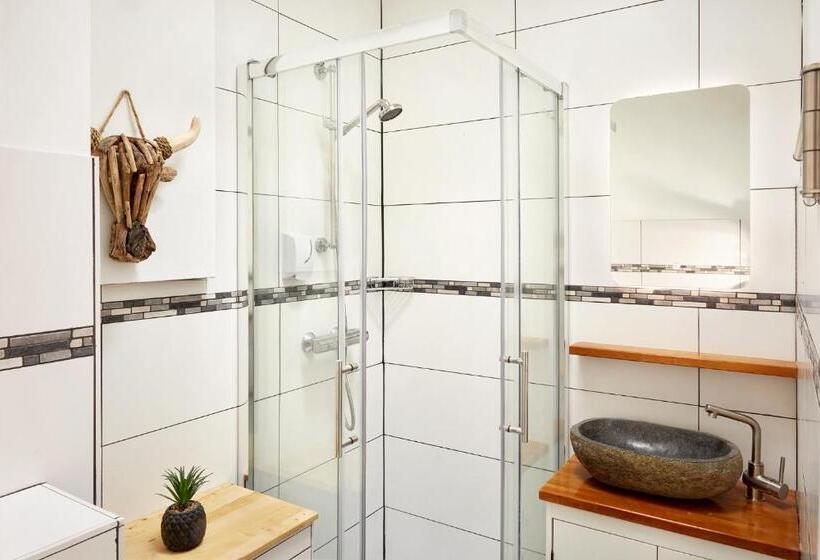 غرفة قياسية مزوَّدة بشُرفة, Guest House Aquarius