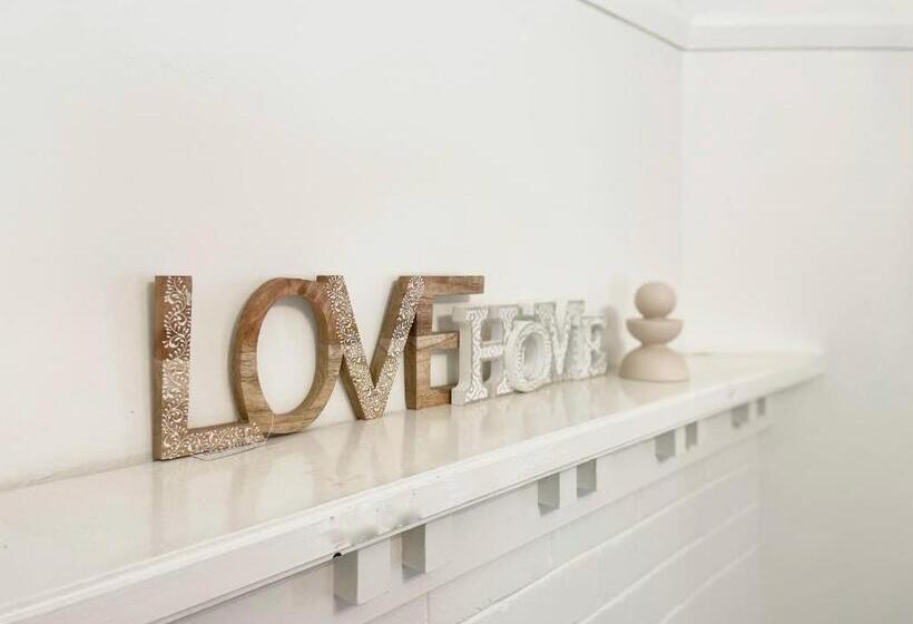 בית, 3 חדרי שינה, Lurline Lodge