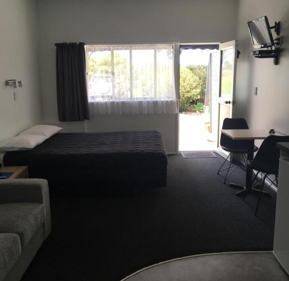 Студия Стандарт, Pukenui Lodge Motel