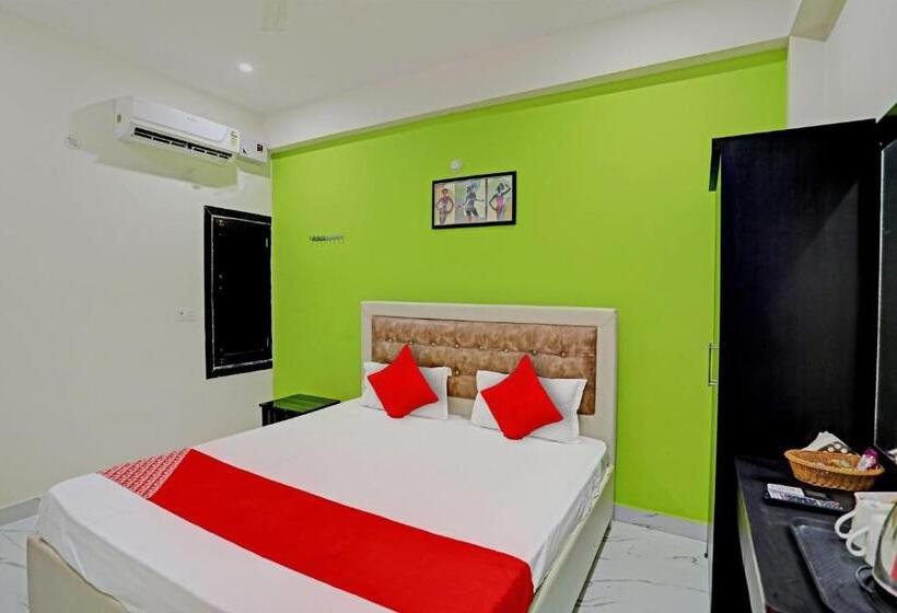 Classic Kolmen Hengen Huone, Oyo Flagship S & B Home Stay