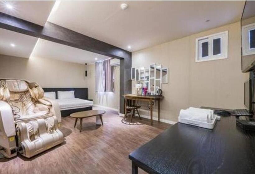 اتاق سوپریور, Mvg Motel