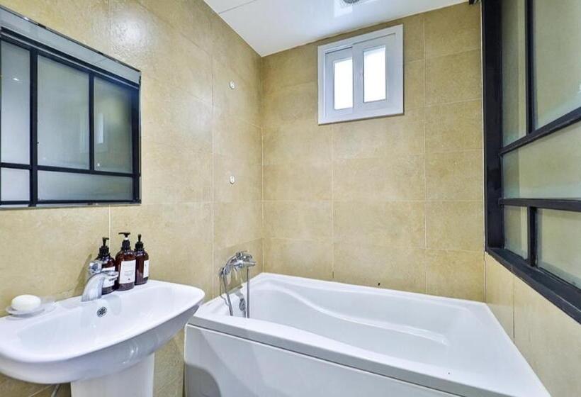 غرفة سوبيريور, Mvg Motel