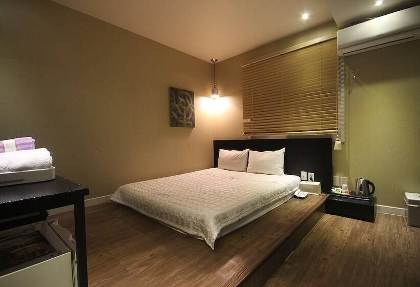 اتاق استاندارد, Mvg Motel