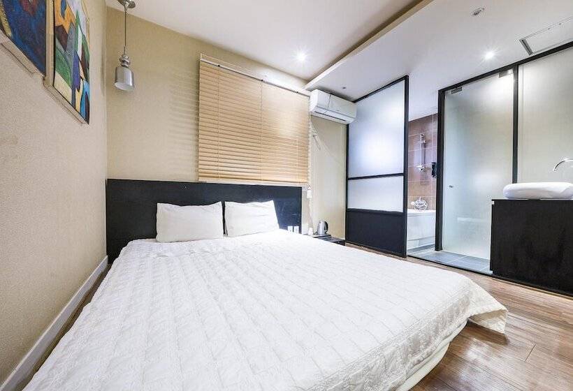 غرفة قياسية, Mvg Motel