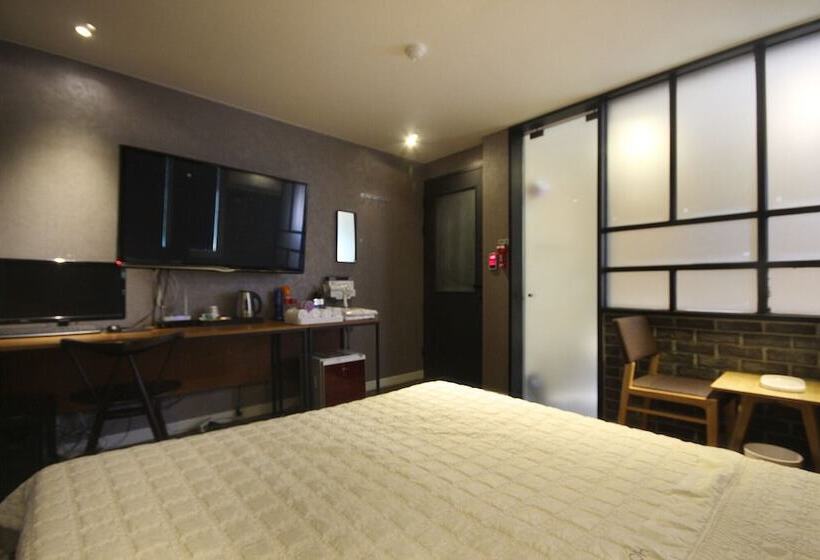 اتاق استاندارد, Mvg Motel