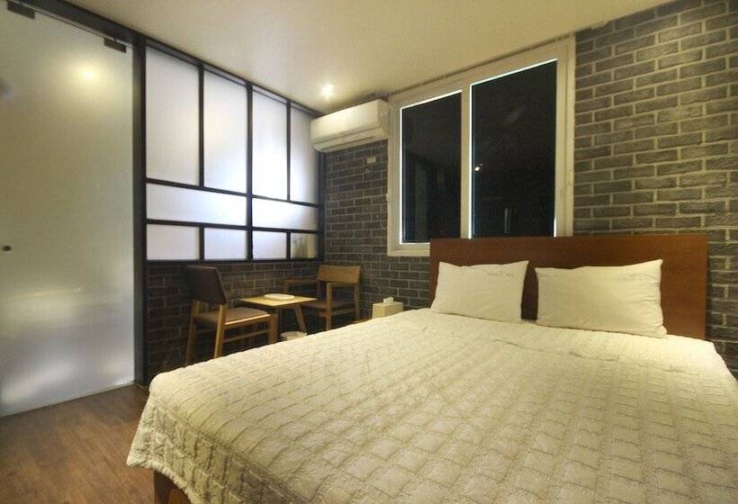 غرفة قياسية, Mvg Motel