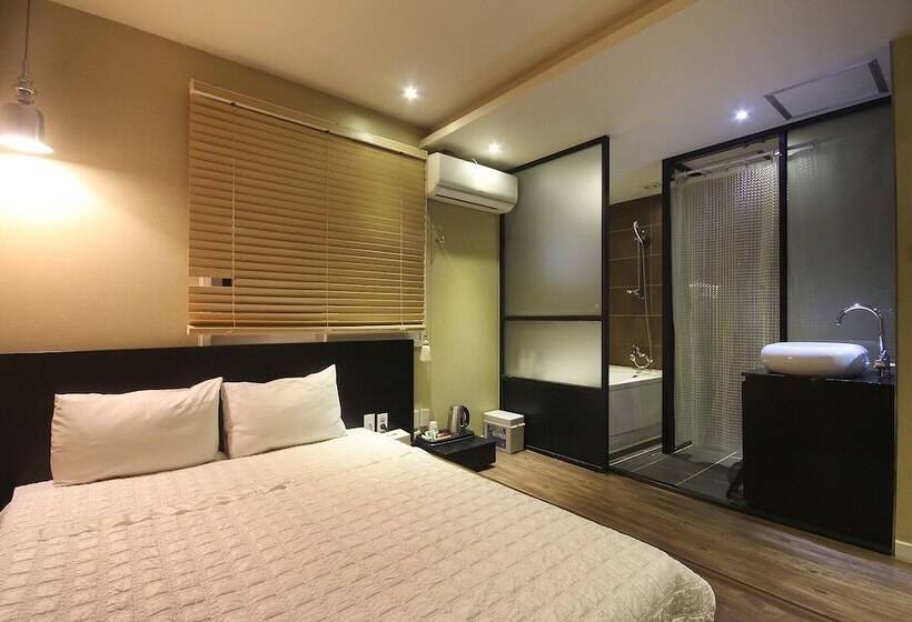 غرفة قياسية, Mvg Motel