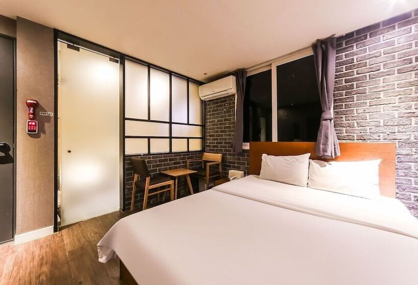 غرفة قياسية, Mvg Motel